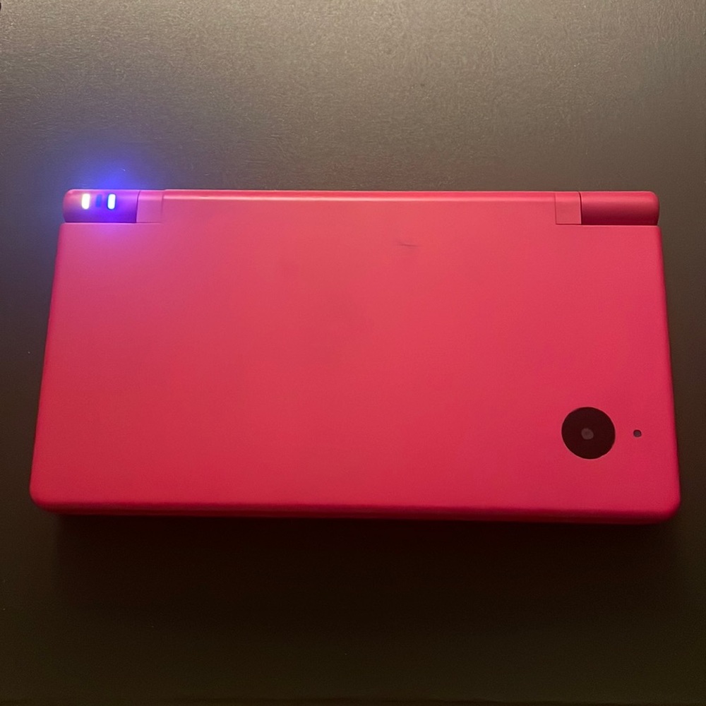 Nintendo DSi Console Pink Handheld System & Battery Charger